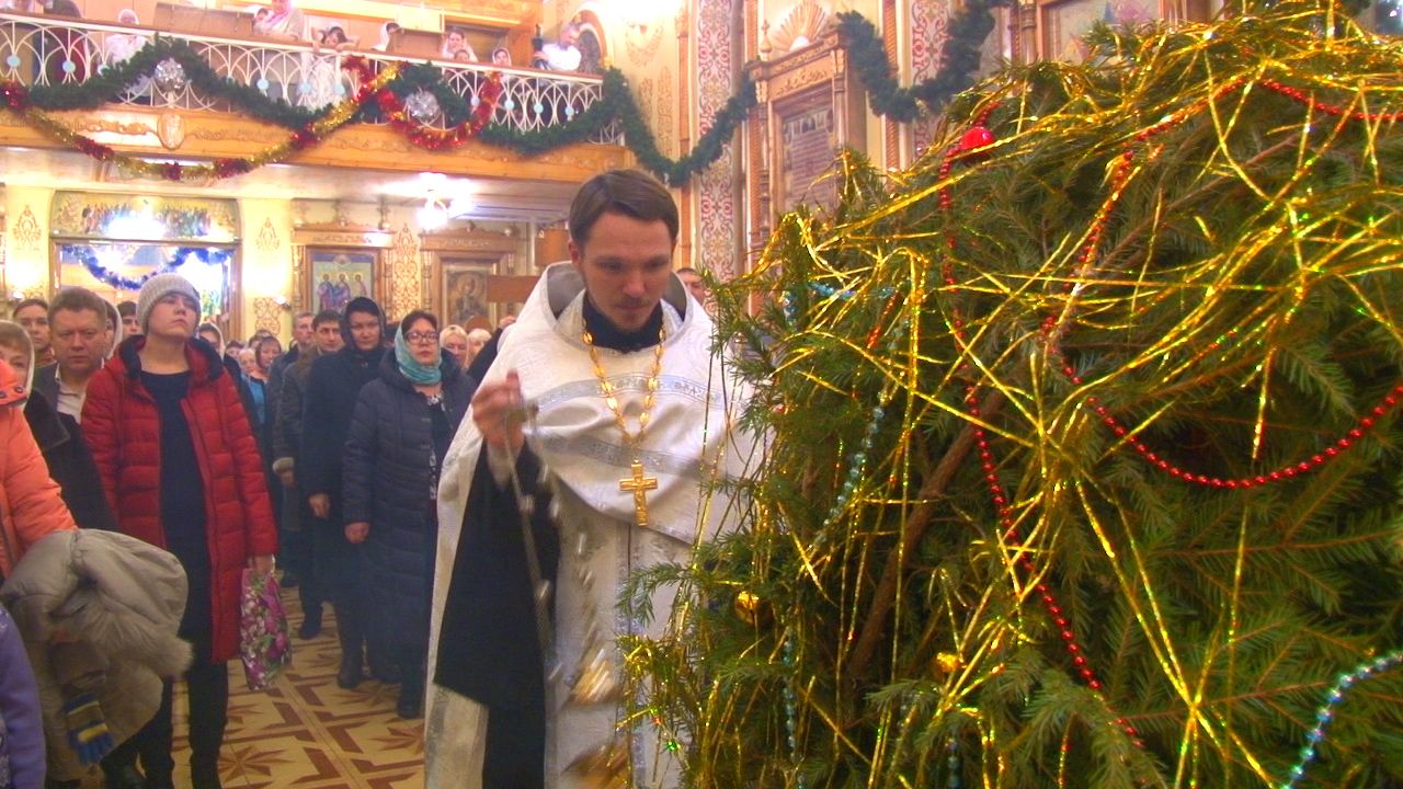 Рождественская служба в лениногорской церкви