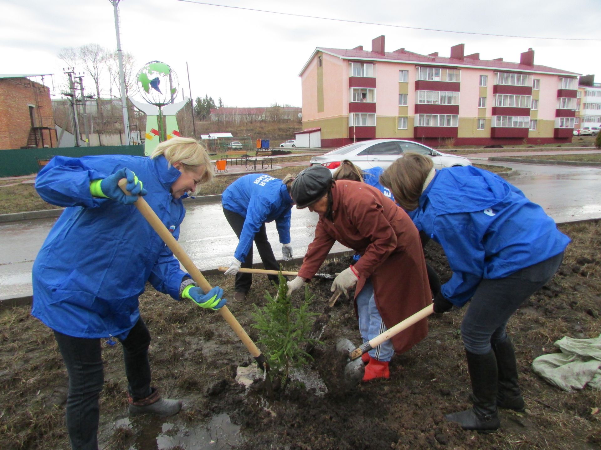 В Лениногорске облагородили «Парк дружбы народов»