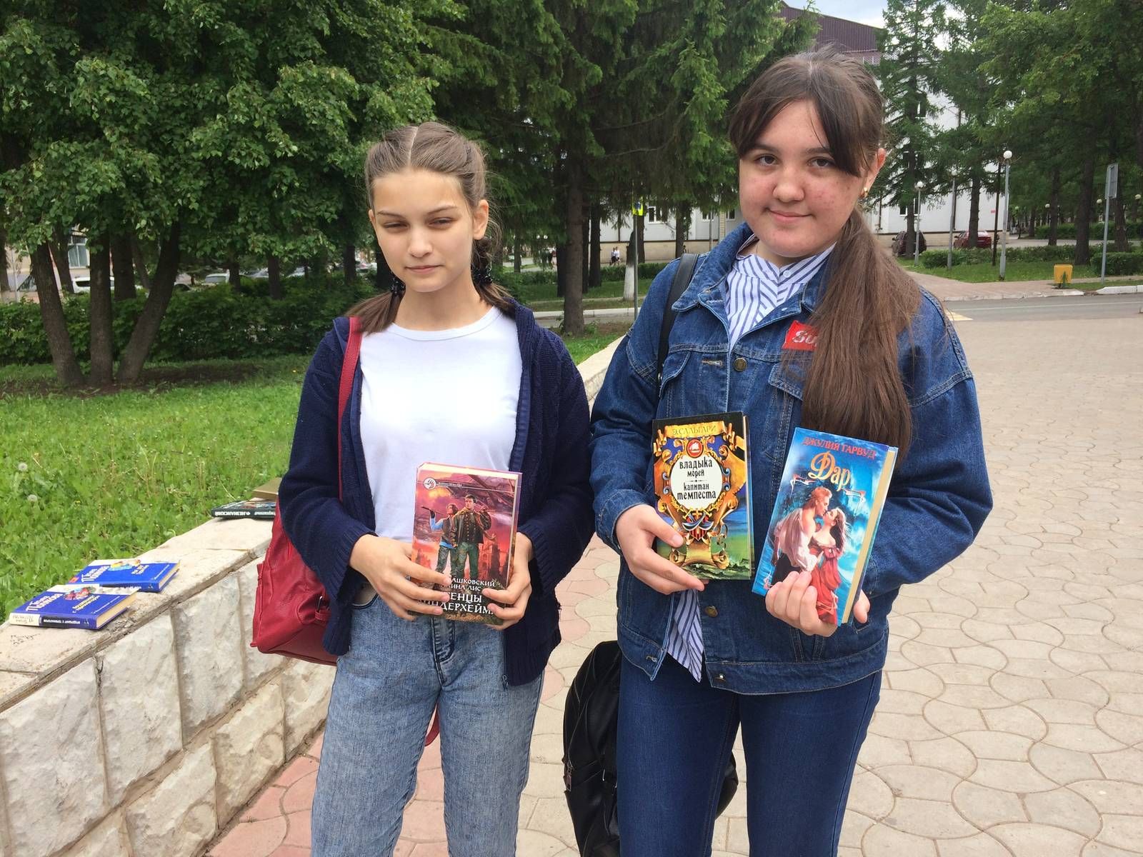 В Лениногорске прошла акция "Читающий бульвар"