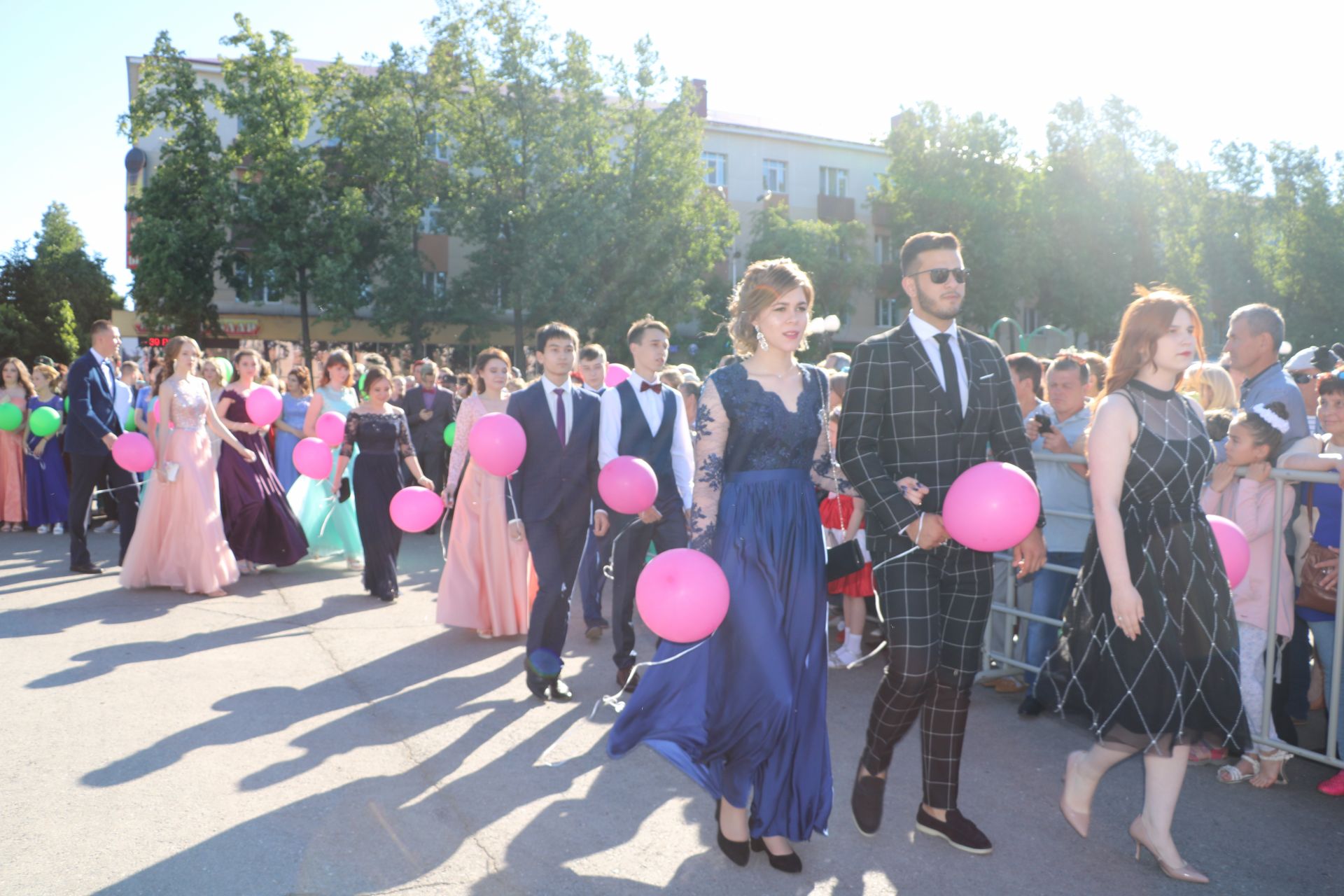 Великолепный выпускной бал прошел в Лениногорске