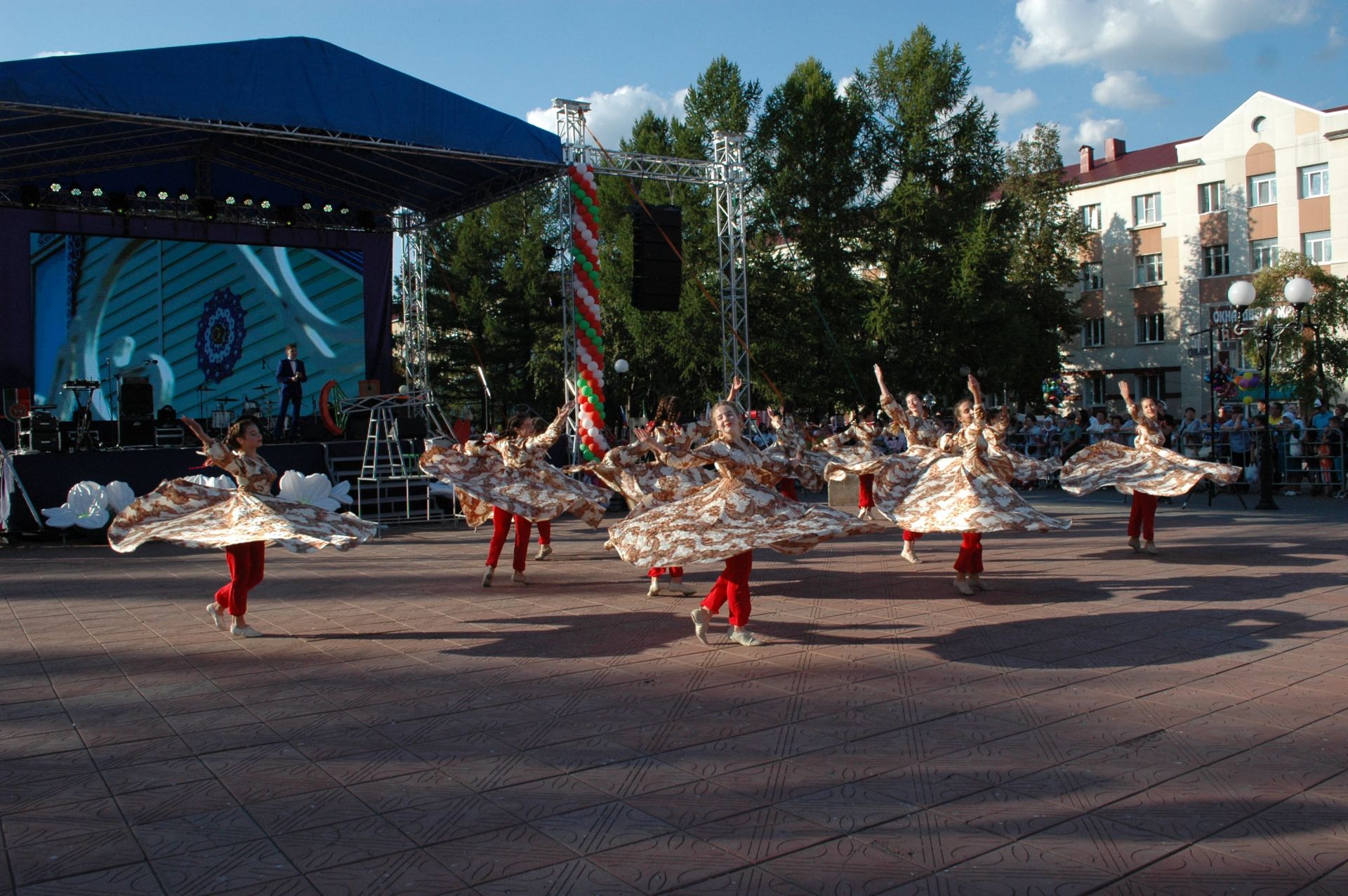 Фееричное празднование тройного события в Лениногорске