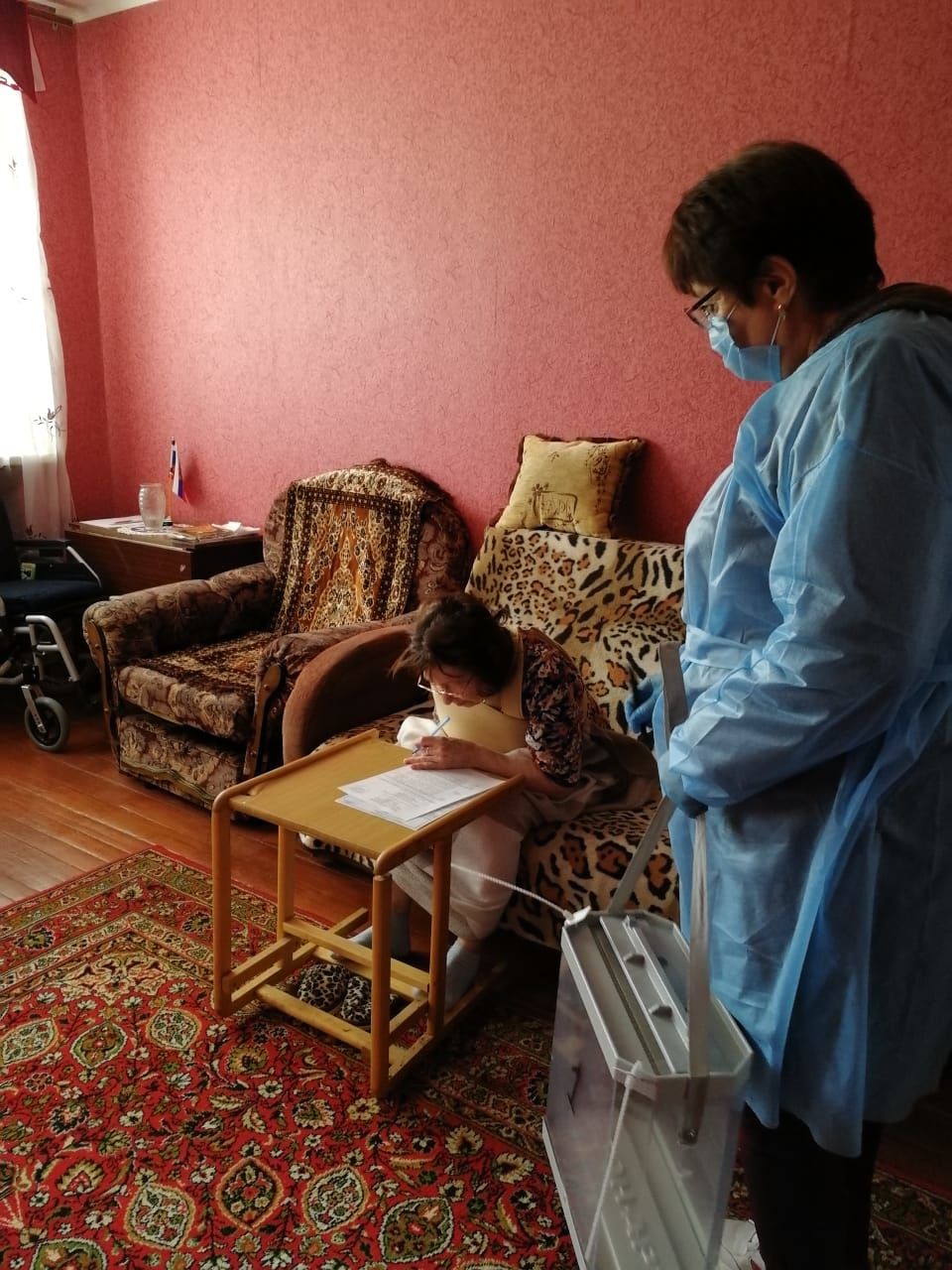 Высокой активностью в день выборов отличаются постояльцы дома интерната для престарелых и инвалидов Лениногорска.