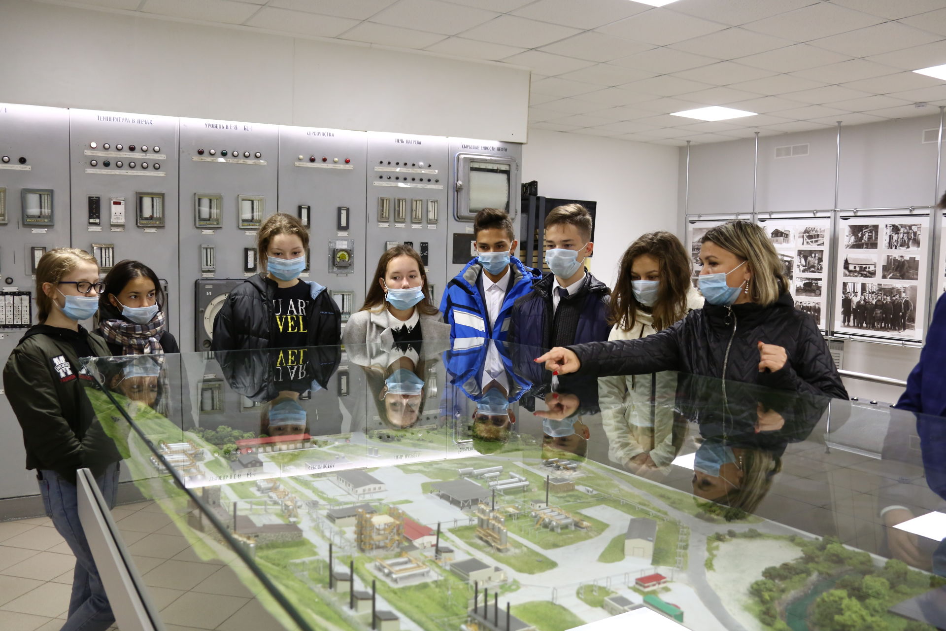 Музей нефти в Шугурово посетили учащиеся школы им. В. П. Чкалова