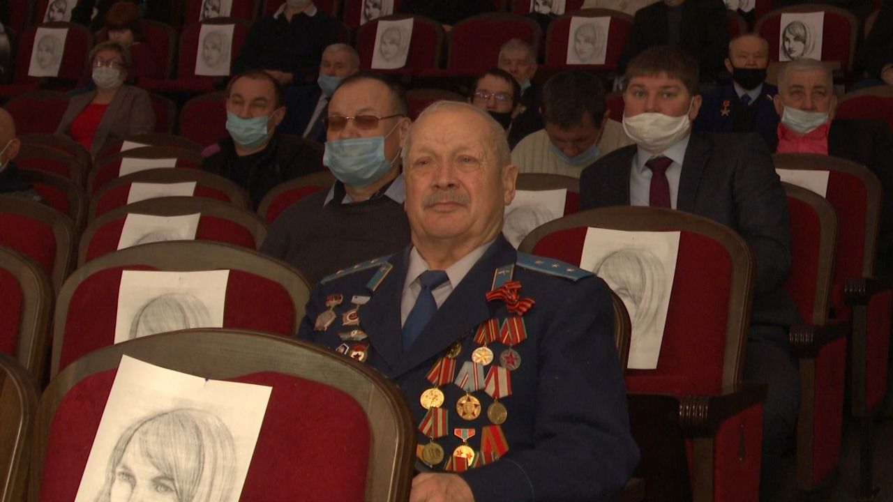 В Лениногорске прошло торжественное поздравление защитников Отечества