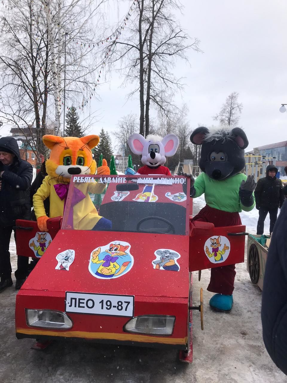 115 метров дружбы: мультяшные пилоты из лениногорска успешно дебютировали на юбилейном фестивале креативных саней в Мамадыше