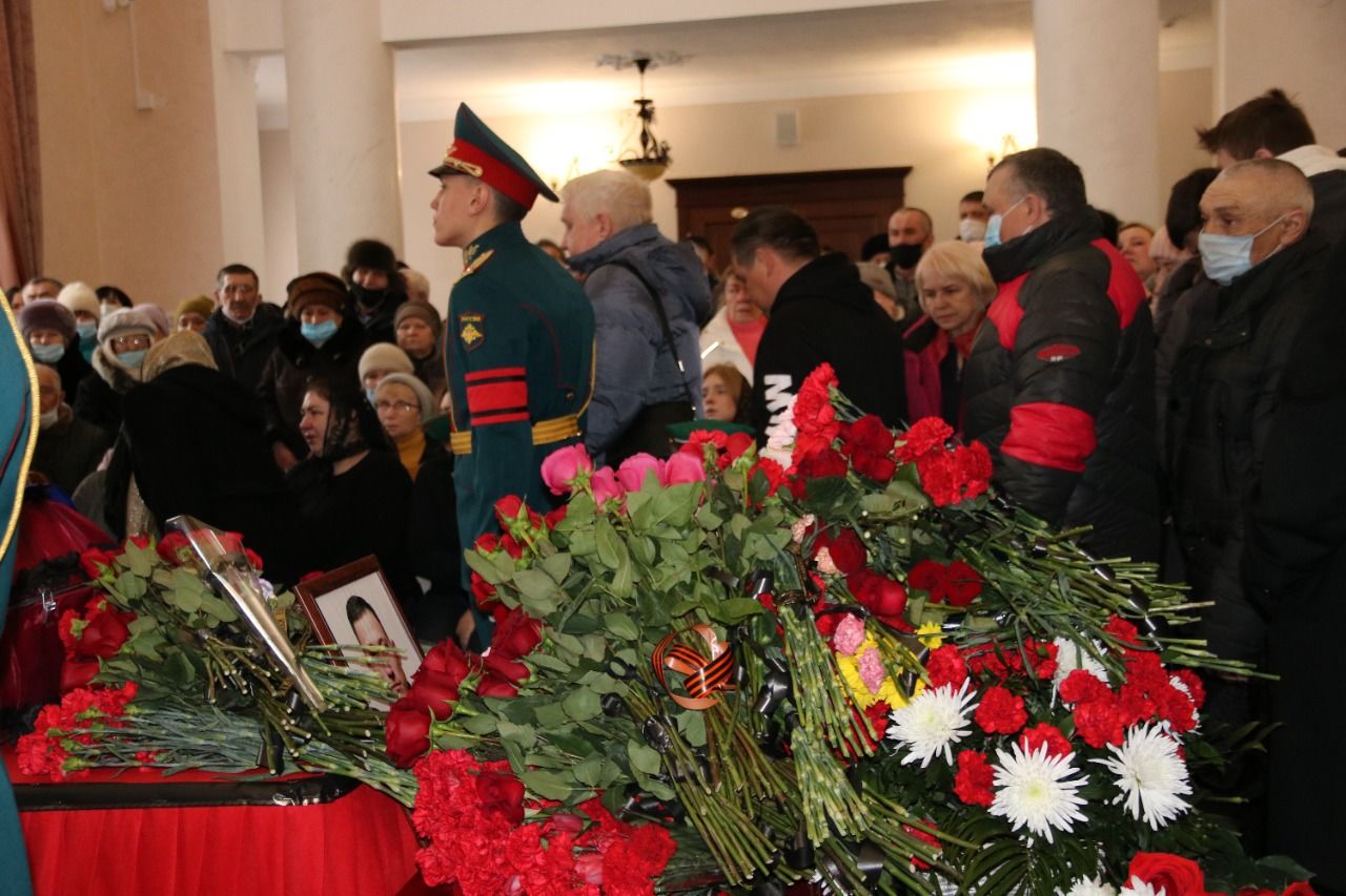 Сегодня во Дворце культуры Лениногорска состоялась церемония прощания с Дамиром Исламовым