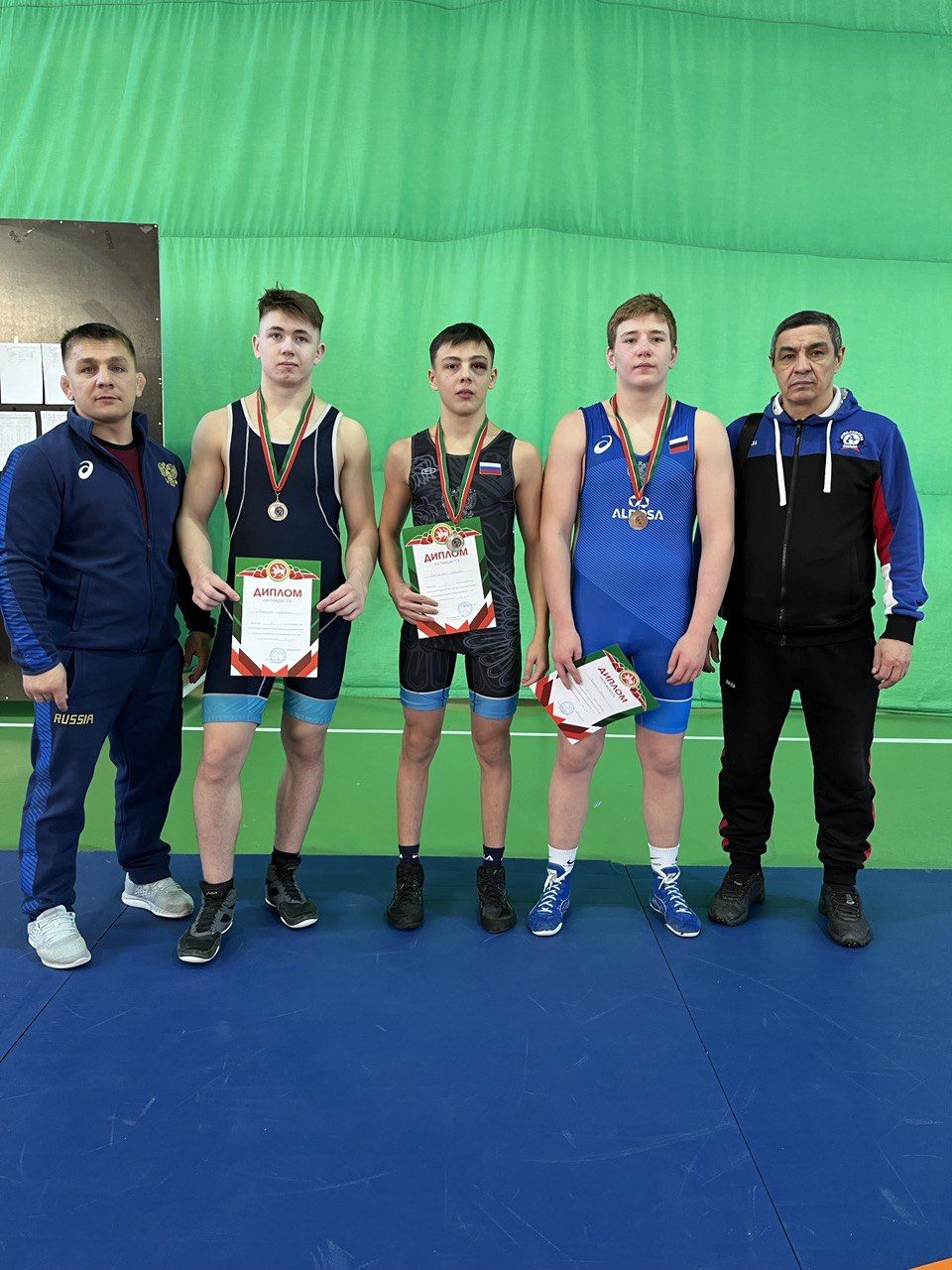 Лениногорские борцы открыли сезон победами