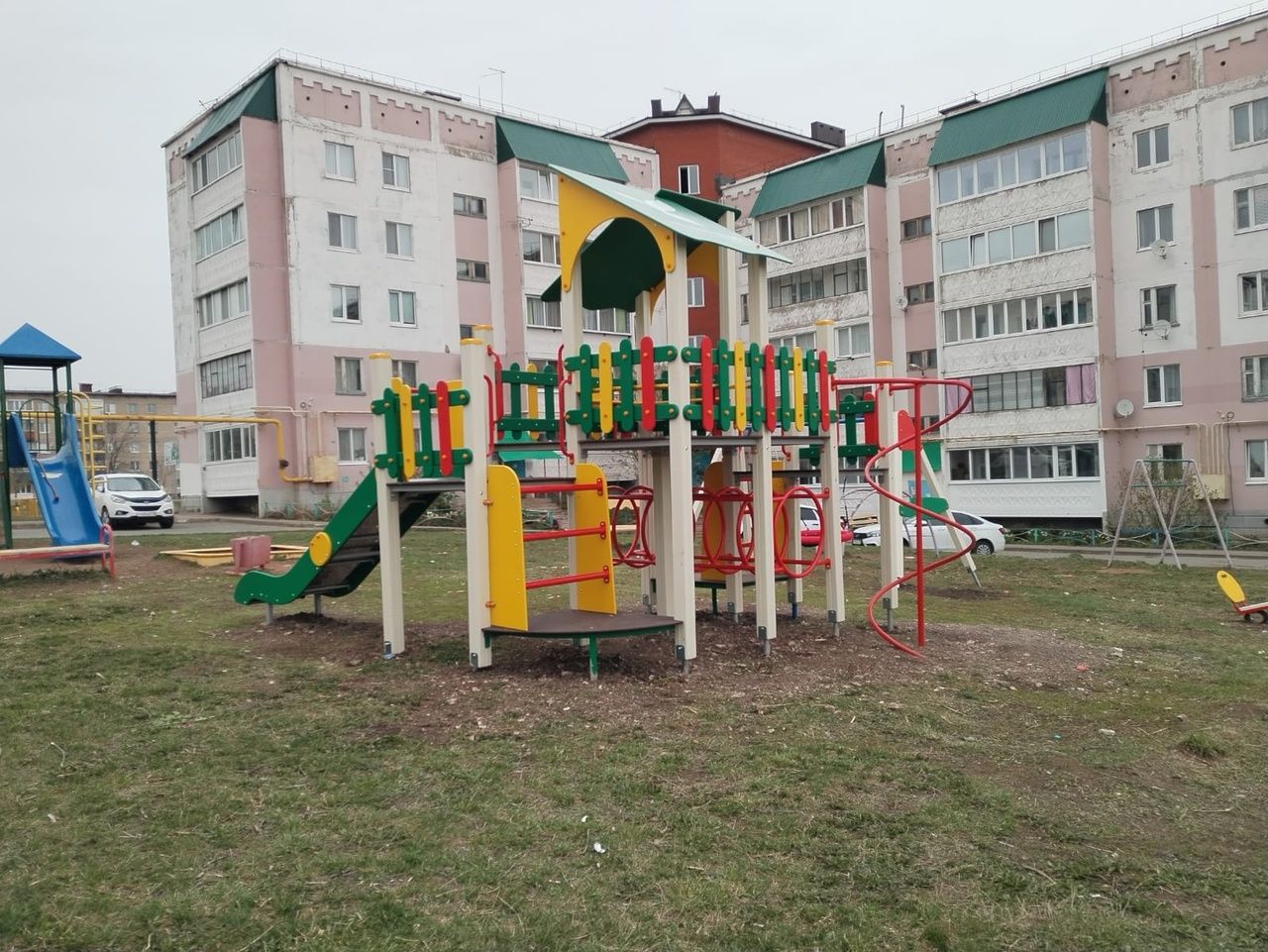 10 новых детских площадок появились в Лениногорске