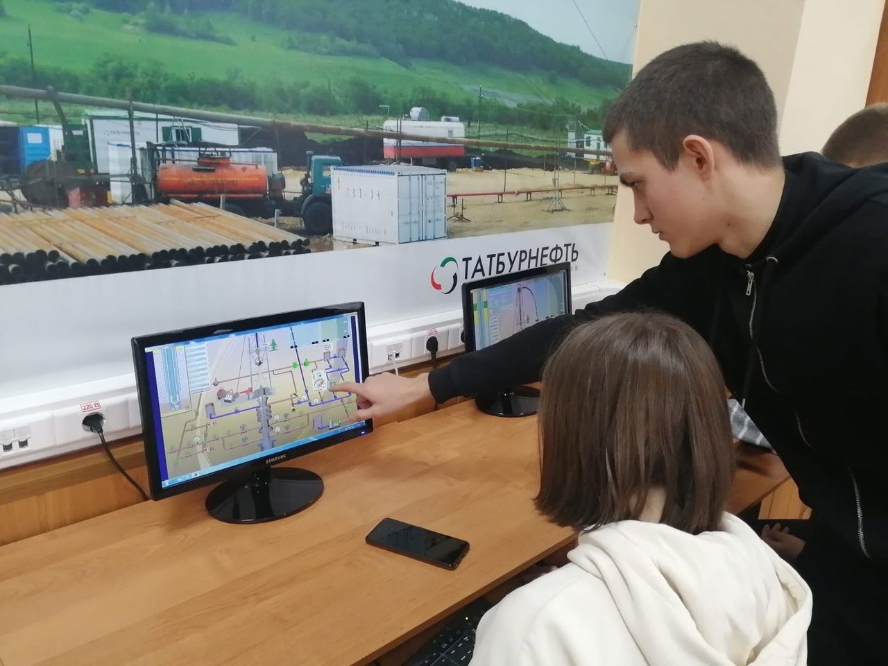 Школьники Лениногорска прошли профессиональные пробы в Лениногорском нефтяном техникуме