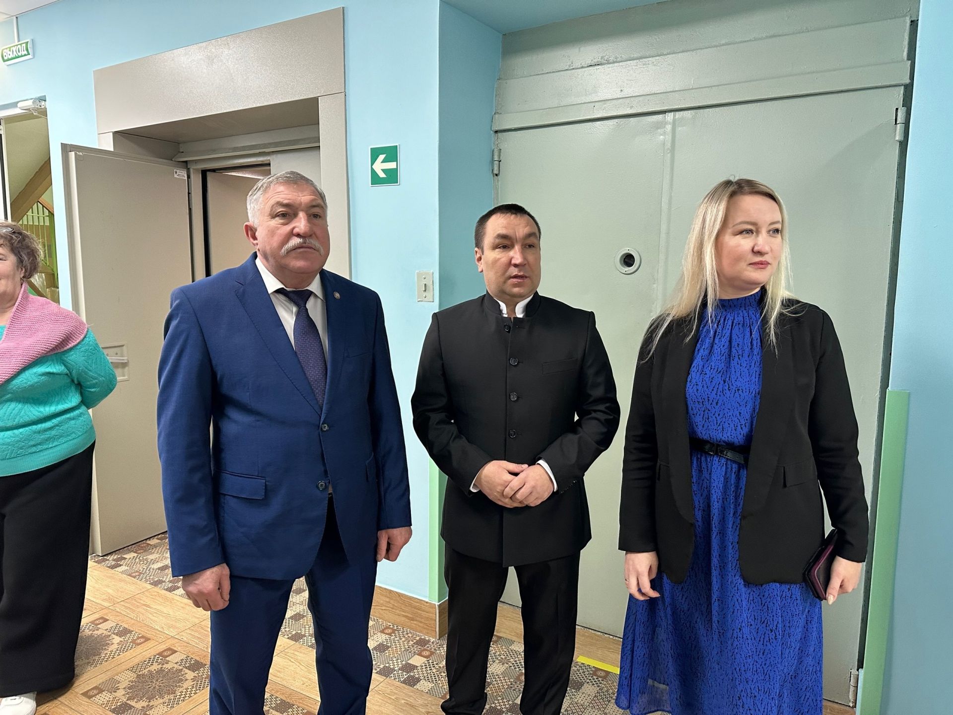 Глава района Рягат Хусаинов поздравил жителей Дома престарелых с наступающим Новым годом