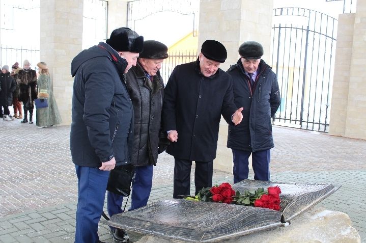 Марат Ахметов в Лениногорске оценил культурно-исторический комплекс им. Габдрахима Утыз-Имяни