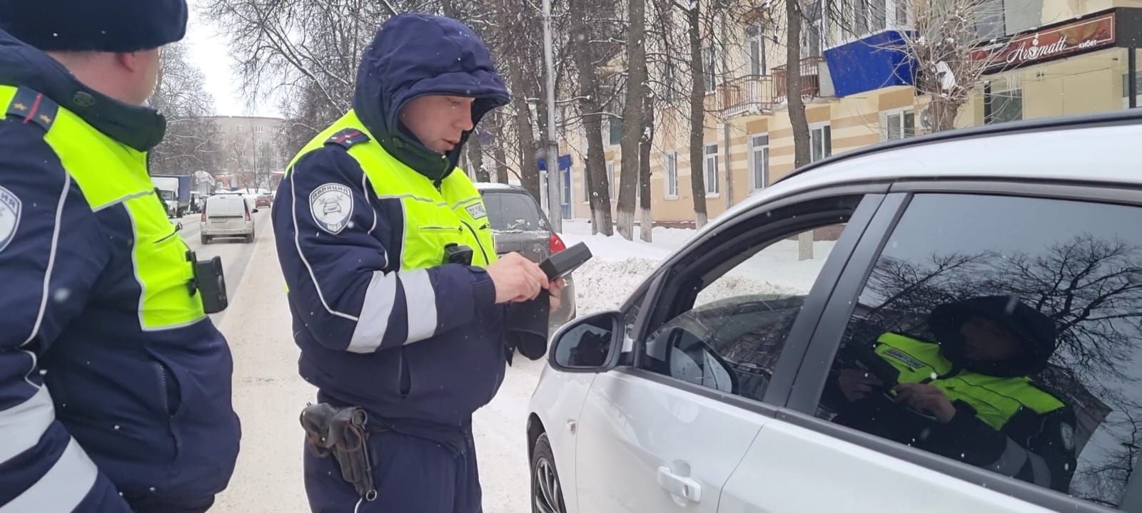 В Лениногорске во время рейда госавтоинспекторами были зафиксированы 8 случаев нарушения правил тонировки стёкол