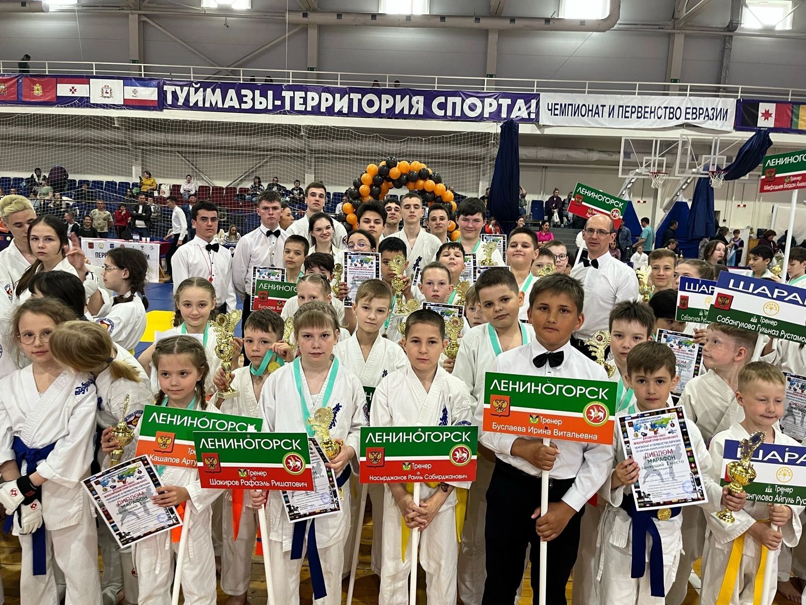 Спортсмены Лениногорска вернулись с соревнований по каратэ киокушинкай с 30 медалями!