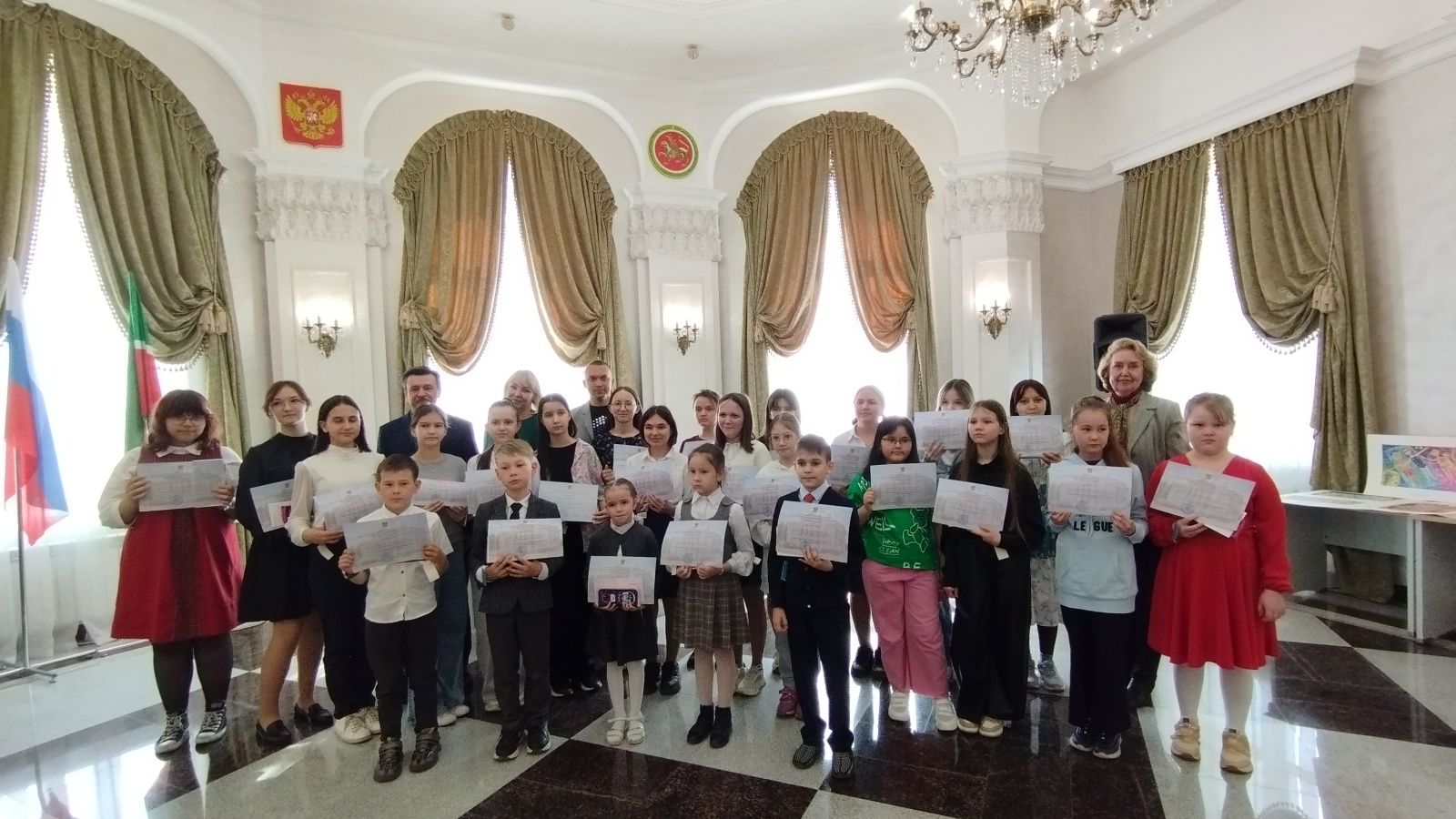 В Лениногорске провели конкурс детских рисунков «Моя семья-мое богатство»