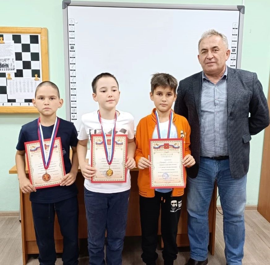 В Лениногорске прошёл VI турнир «Честь шахматной короны»
