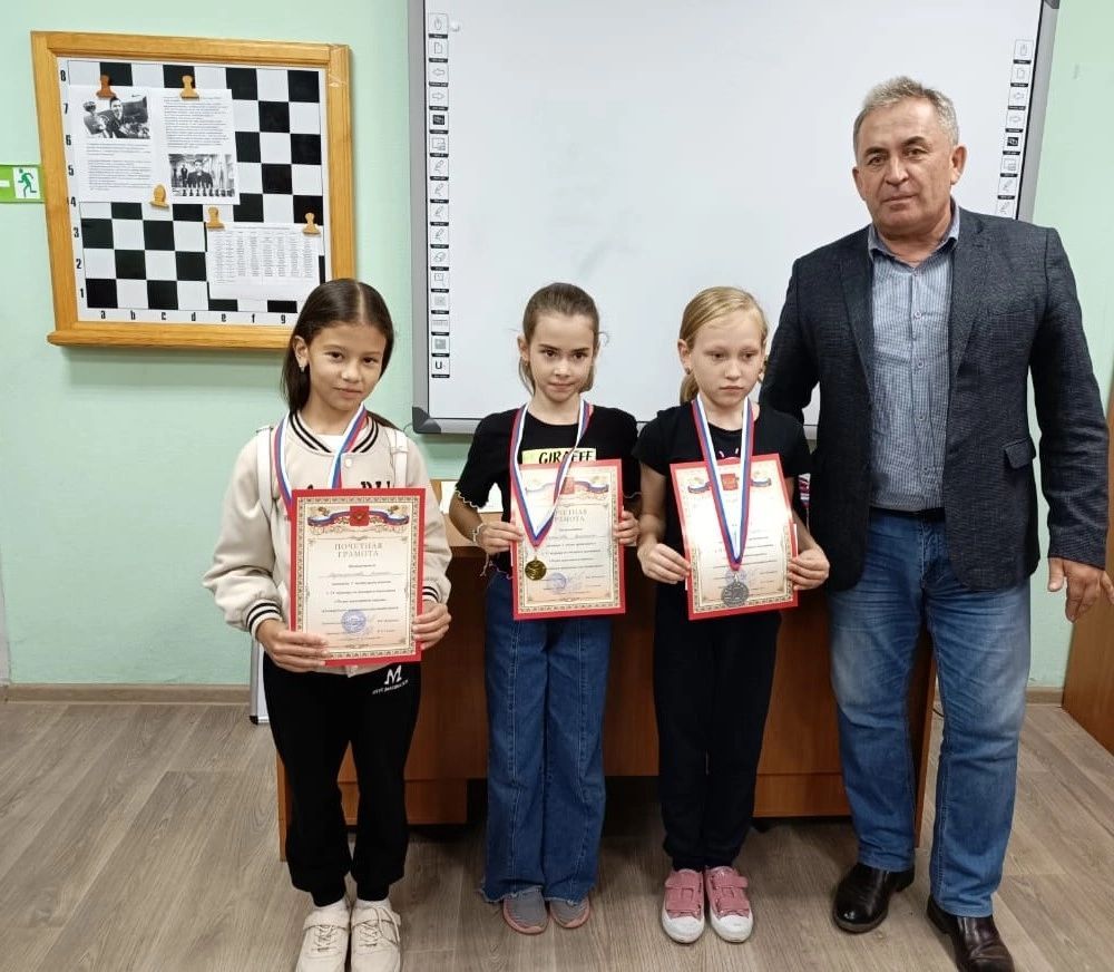 В Лениногорске прошёл VI турнир «Честь шахматной короны»