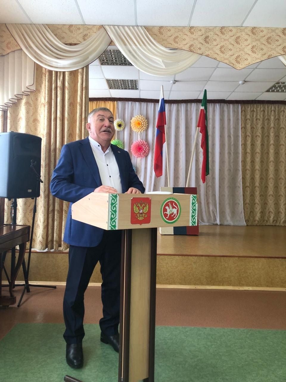 Глава Лениногорского района провел для школьников Парламентский урок