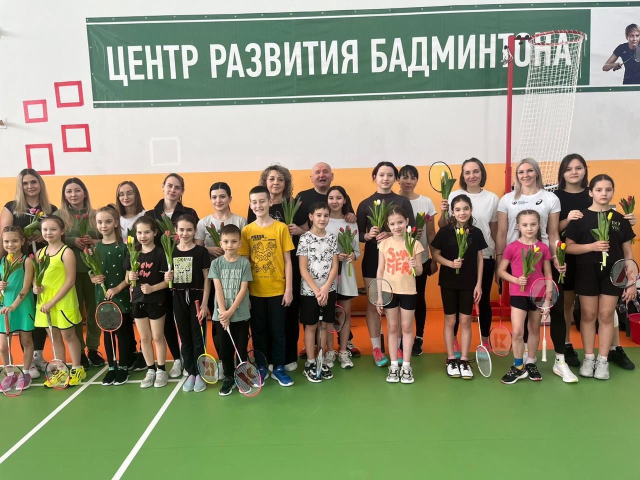 В спортивном зале УДМС прошли семейные соревнования по бадминтону