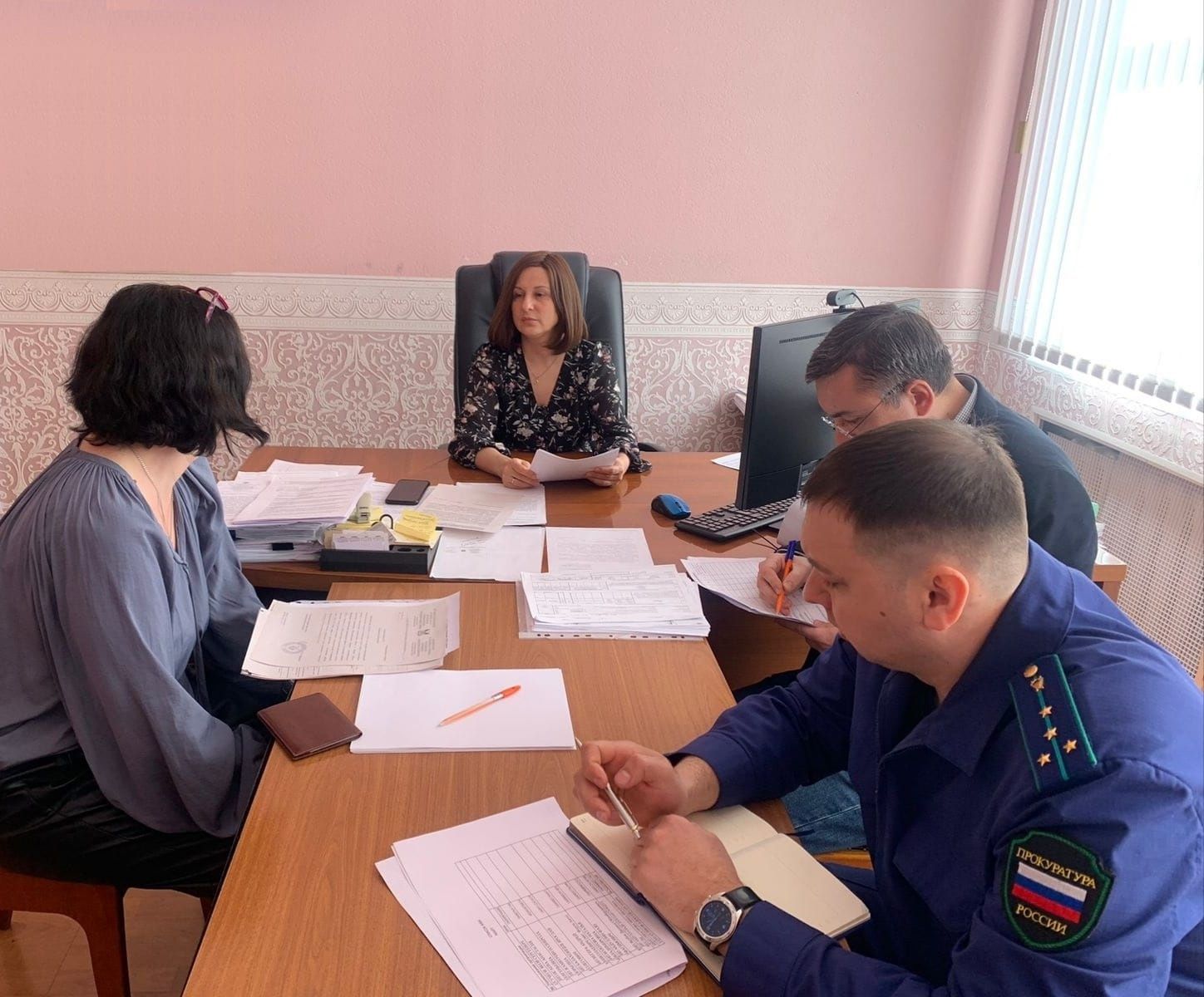 В мэрии Лениногорска состоялось заседание межведомственной комиссии по повышению уровня жизни и легализации доходов