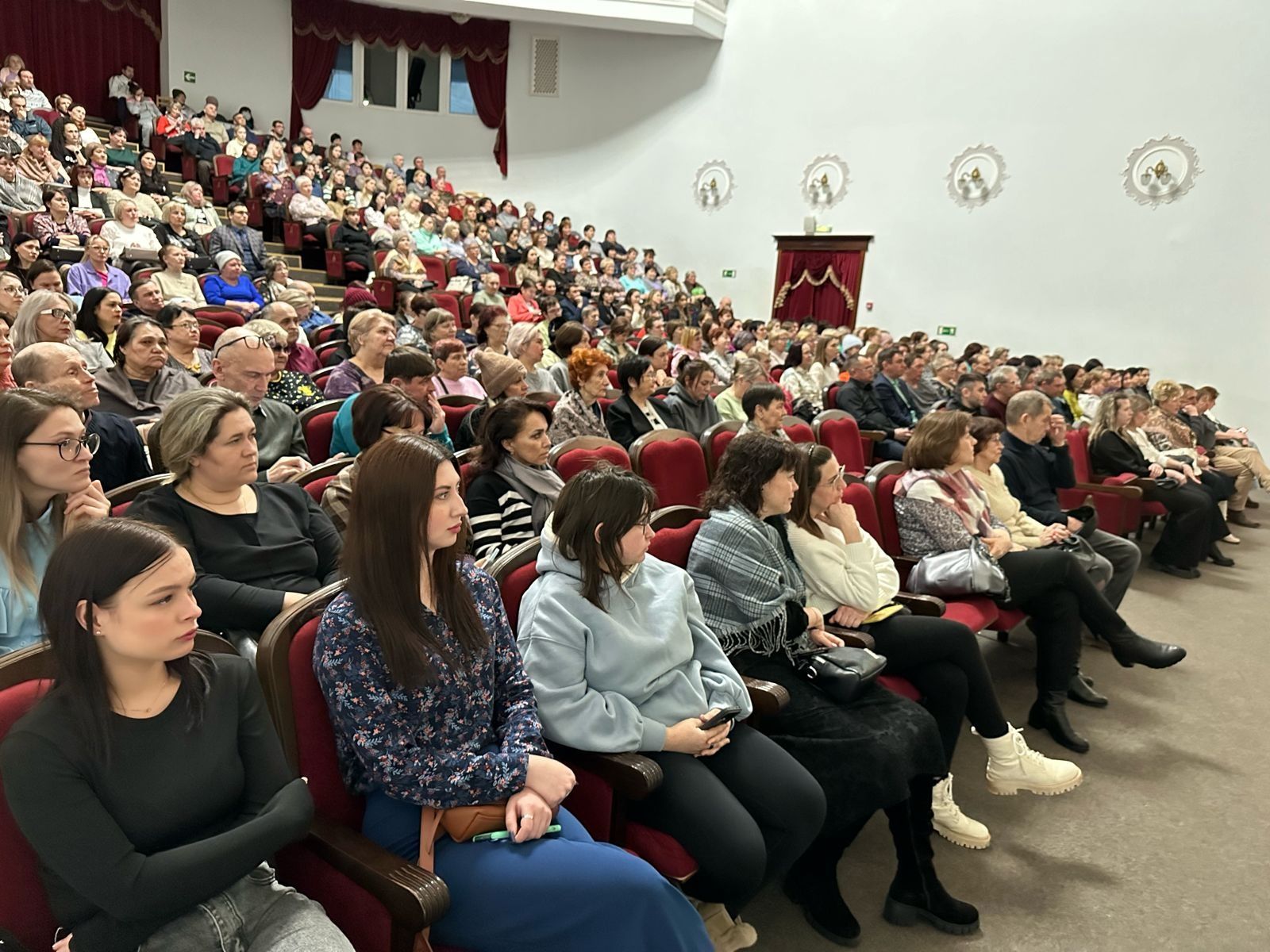 Во Дворце культуры Лениногорска состоялось собрание коллективов Управления культуры, Управления по делам молодежи, спорту и туризму