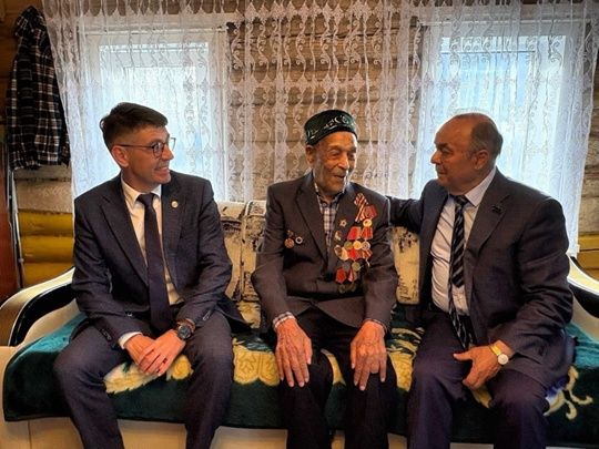 В декаду дня пожилых людей в Лениногорске навестили двух ветеранов Великой Отечественной войны