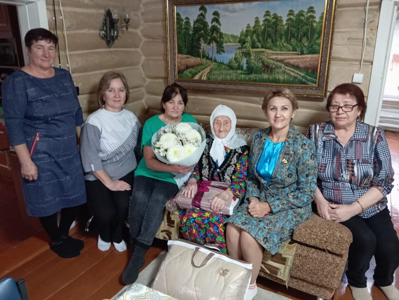 Жительницу Лениногорского района Таскиру Сафаргалиеву поздравили с 101 днем рождения