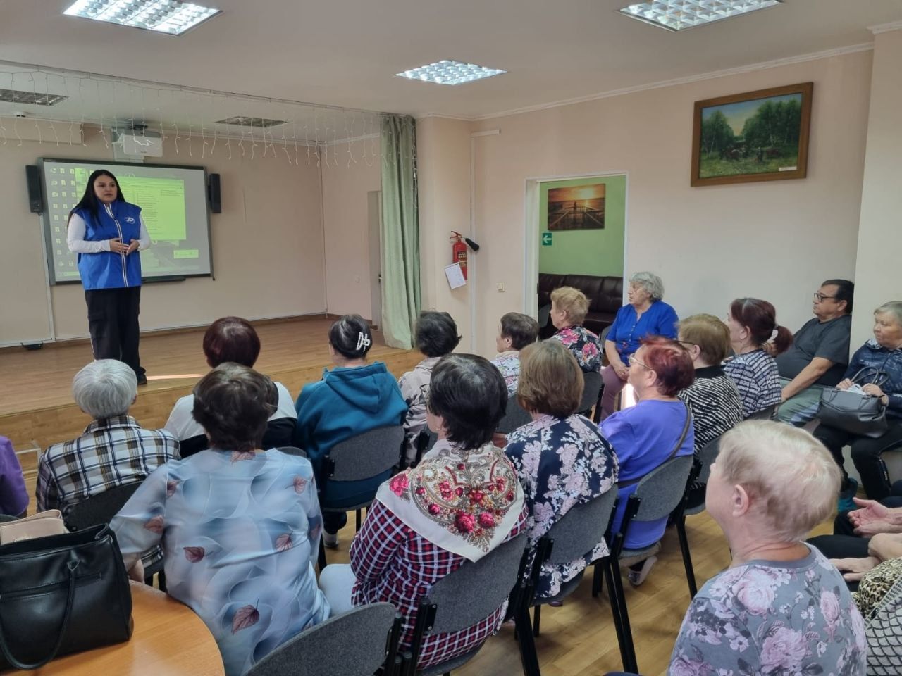 В Центре социальной помощи «Долголетие» Лениногорска прошла беседа, посвященная Дню памяти жертв ДТП