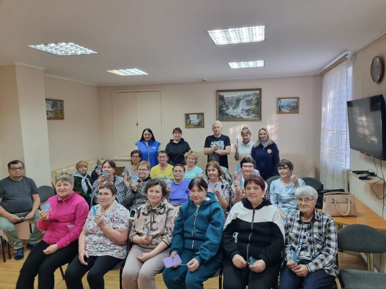 В Центре социальной помощи «Долголетие» Лениногорска прошла беседа, посвященная Дню памяти жертв ДТП