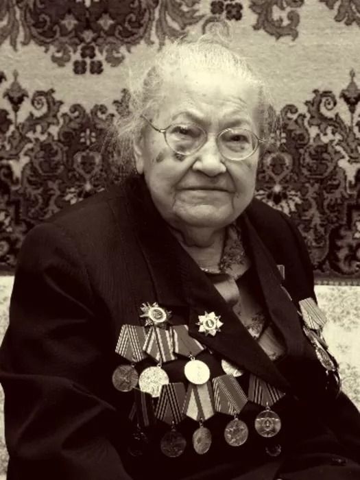 В годы Великой Отечественной войны днем и ночью спасали жизни солдат и лениногорские врачи