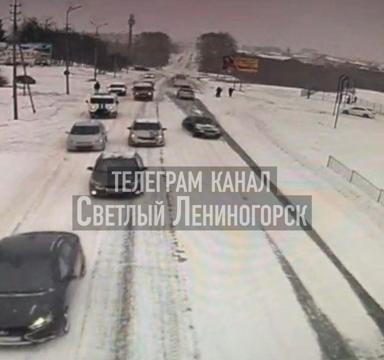 Почему запрещено делать обгон через две сплошные и какие будут последствия?