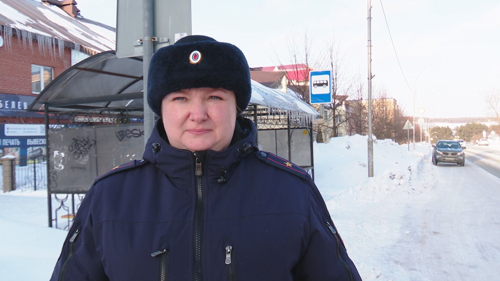 Начальник ГАИ Лениногорска Елена Никитина напомнила любителям парковаться на автобусных остановках об ответственности за нарушение ПДД