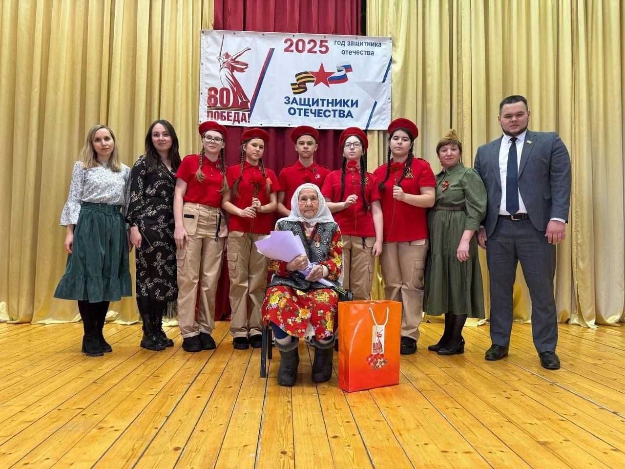 В Татарстане продолжаются торжественные вручения медали «80 лет Победы в Великой Отечественной войне» ветеранам и труженикам тыла