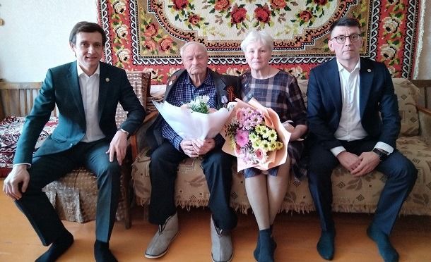 В Лениногорске ветеранам войны вручили юбилейную медаль в честь 80-летия Победы в Великой Отечественной войне