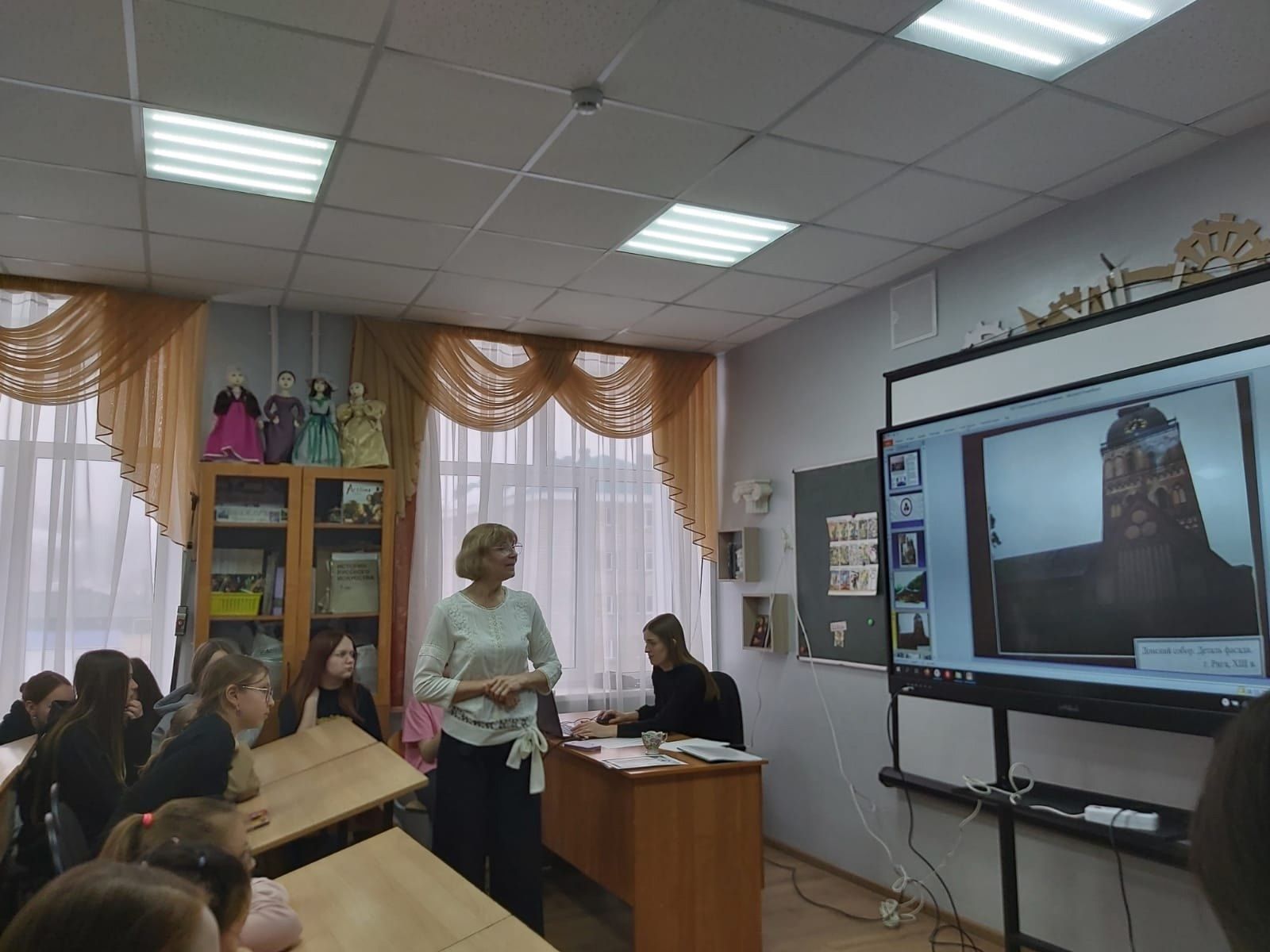 Третья передвижная Международная выставка детских коллективных рисунков открылась в Лениногорске
