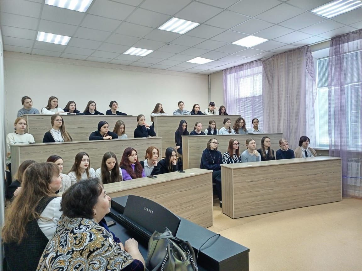 В Лениногорском музыкально-художественном педагогическом колледже состоялся открытый классный час на тему «Роль здорового образа жизни среди молодежи»