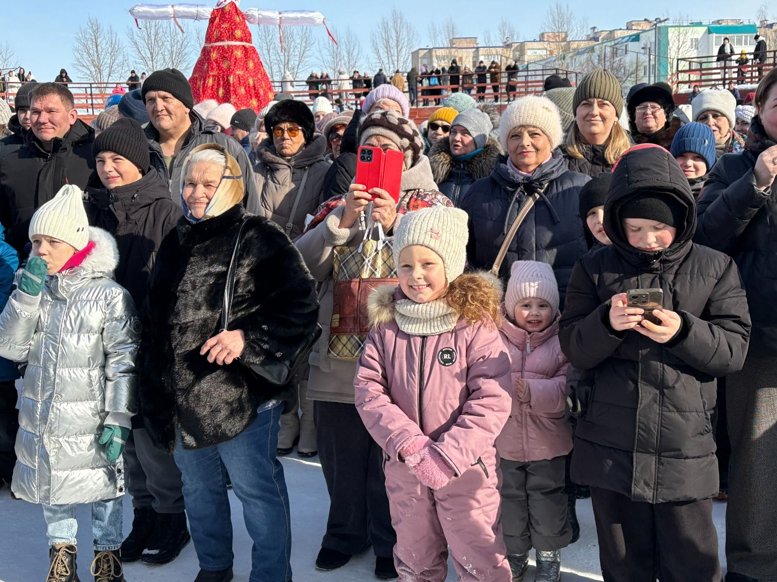 Перед Великим постом в Лениногорске широко отпраздновали Масленицу