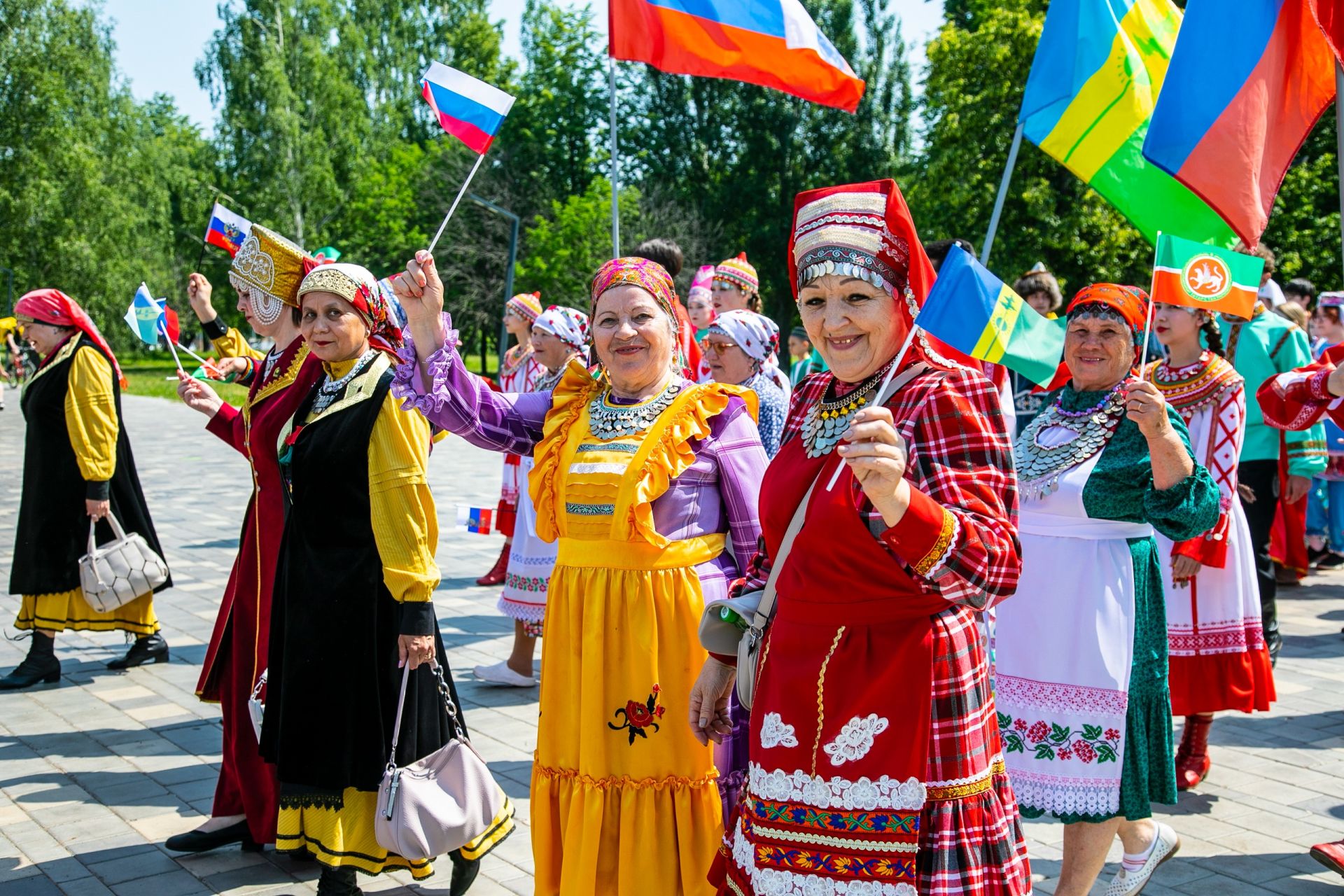 Парады дружбы народов прошли по всему Татарстану