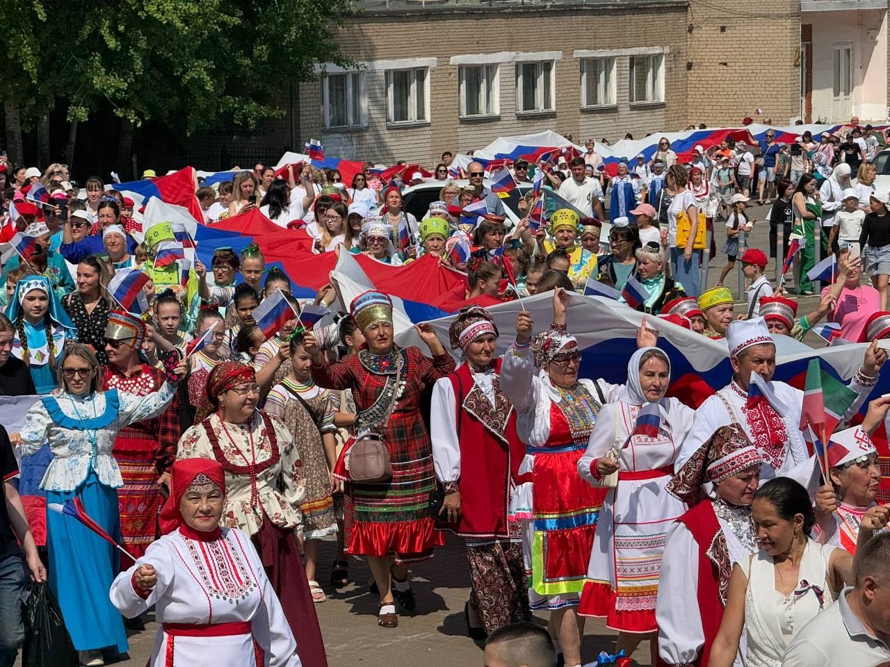 Парады дружбы народов прошли по всему Татарстану