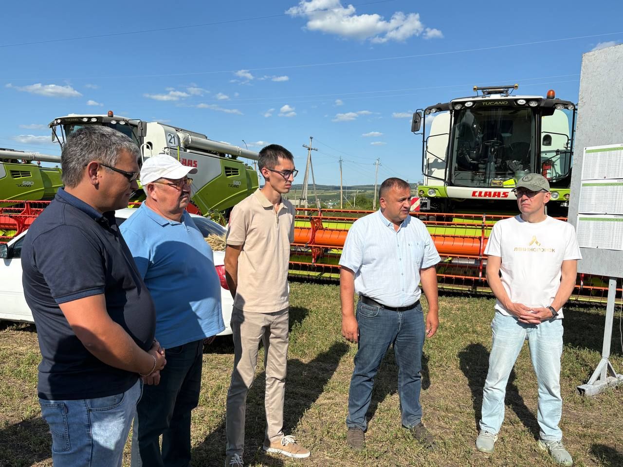 В Лениногорском районе прошёл смотр-конкурс - Парад комбайнов
