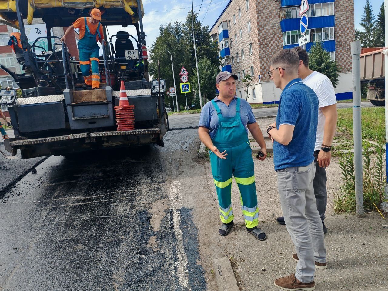 В Лениногорске выполнена половина запланированного объема работ по асфальтированию улиц