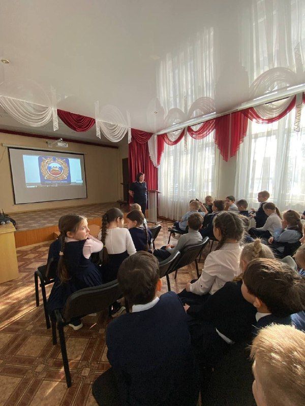 Начальник Госавтоинспекции Лениногорска провела встречу со школьниками