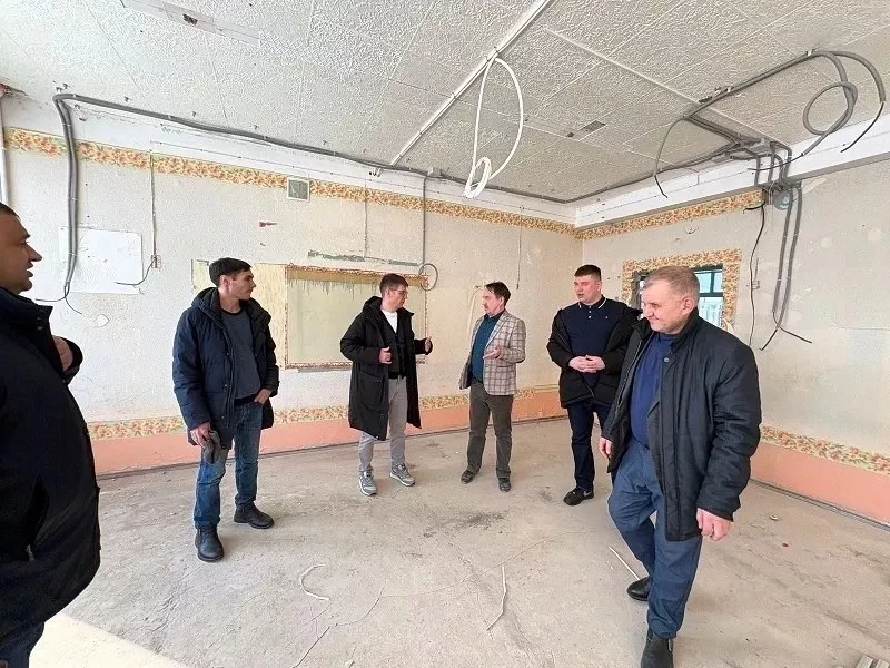 С ходом ремонта в школе № 4 ознакомился глава Лениногорского района Марат Гирфанов