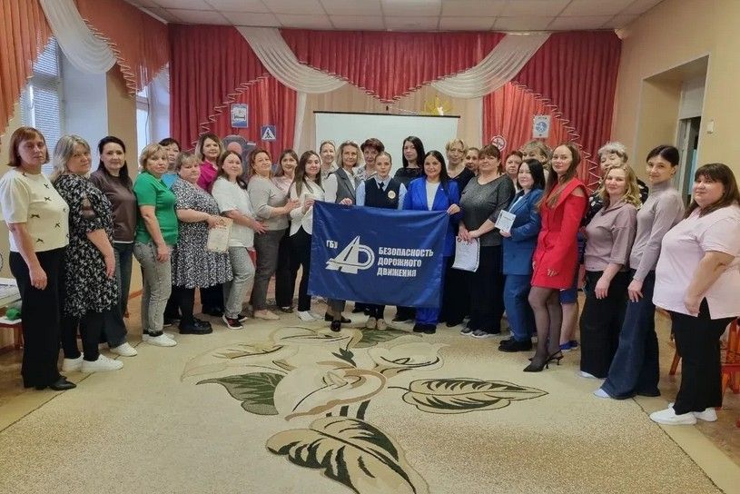 В Лениногорске внештатные инспекторы дошкольного образования провели заседание