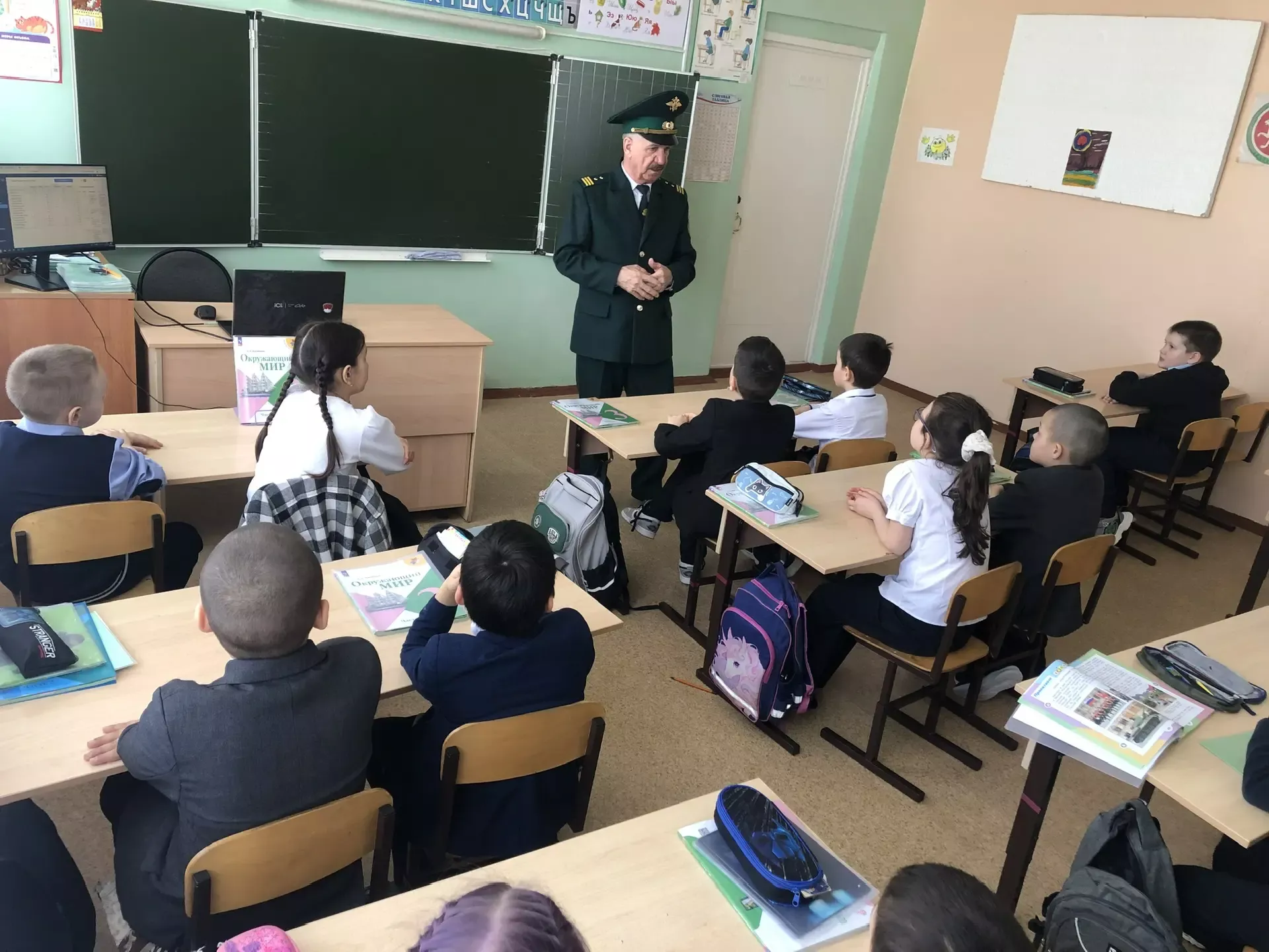В Лениногорском районе школьникам рассказали о заказнике «Степной»