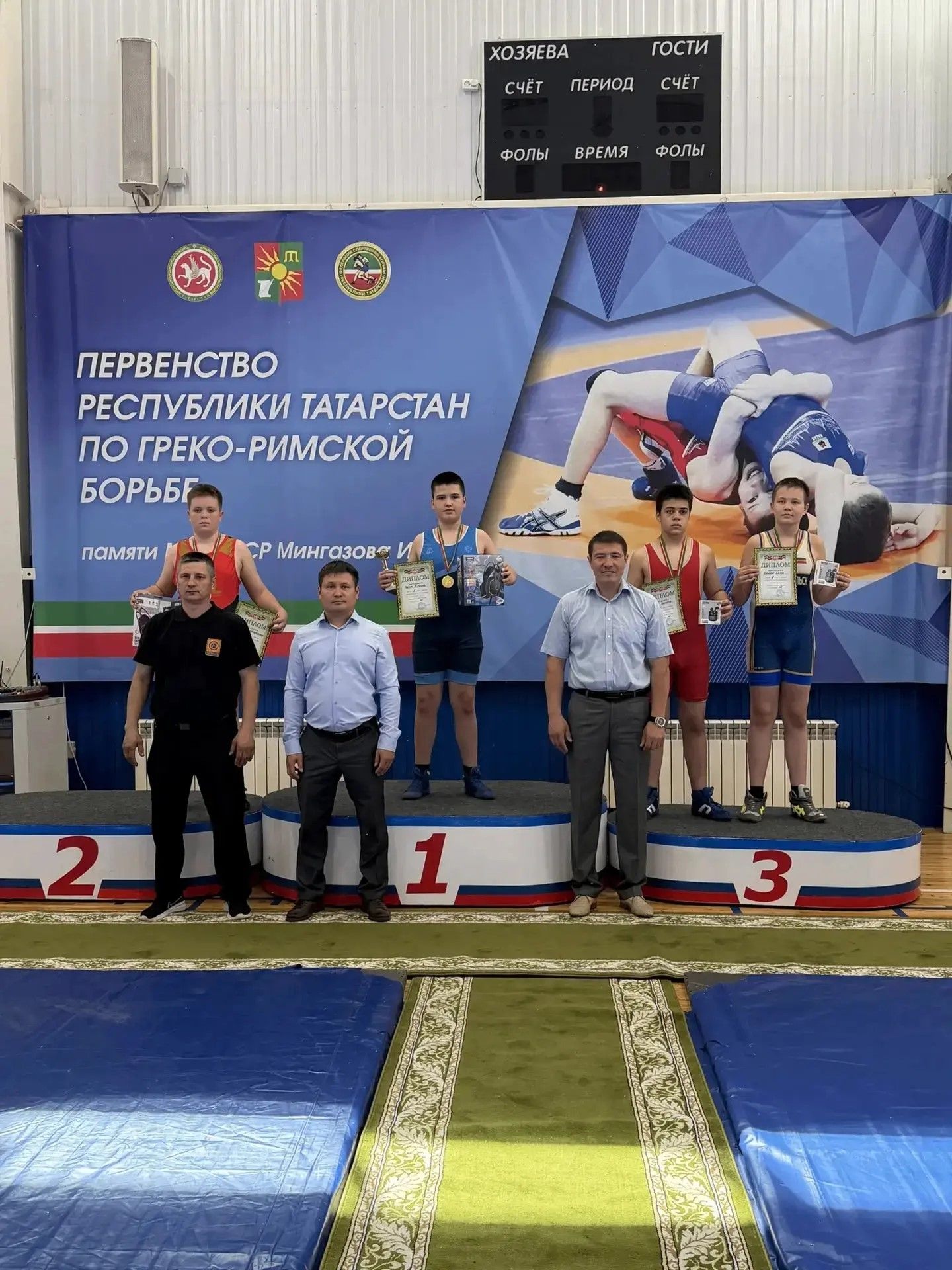 Юные борцы Лениногорска взяли золото, серебро на первенстве республики