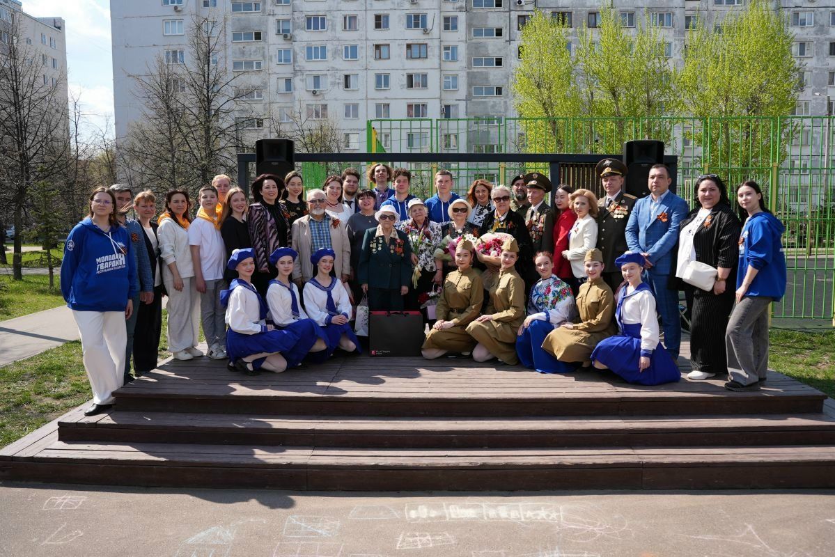Концерт под окнами ветеранов прошел в Казани