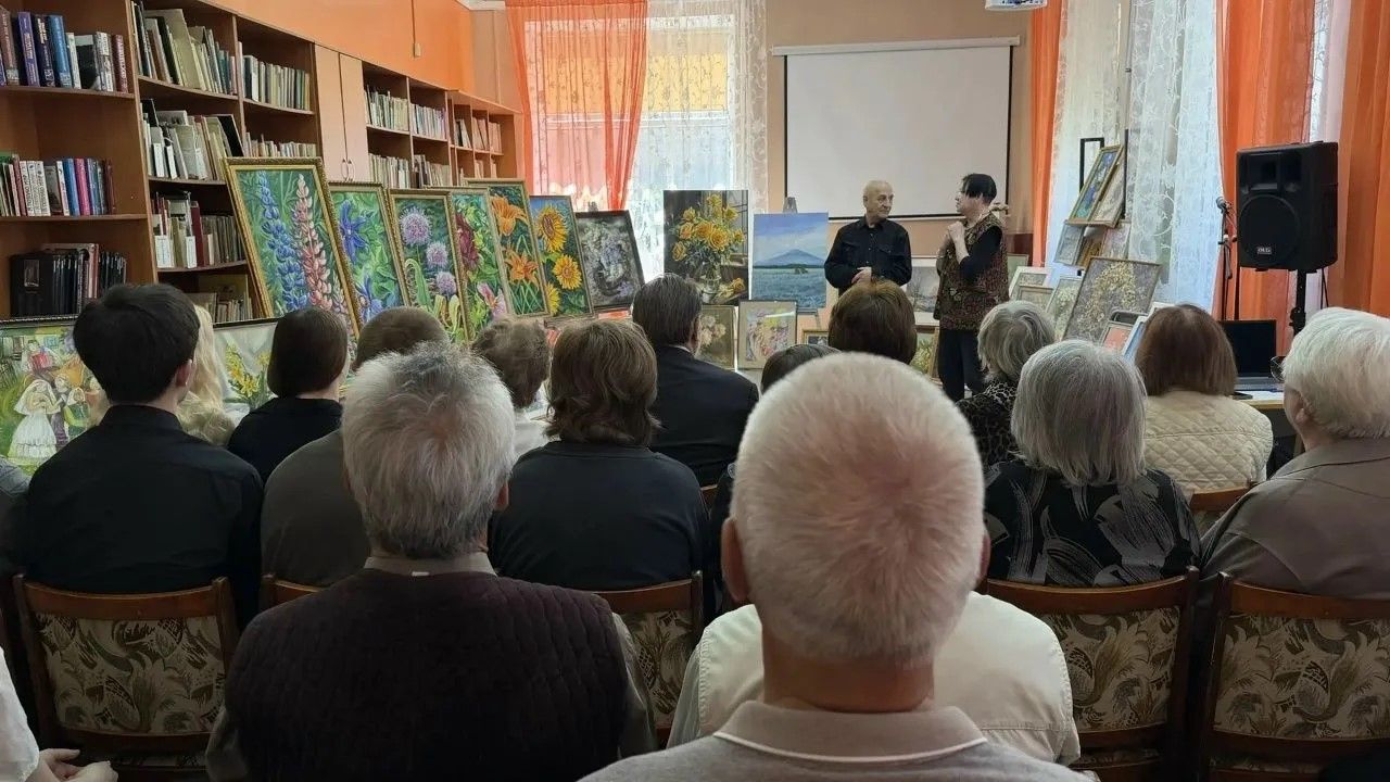 В Лениногорске открылась выставка художников