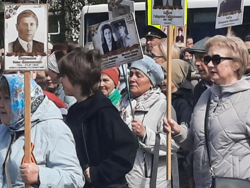 В Лениногорске 1500 жителей прошли в рядах  «Бессмертного полка»