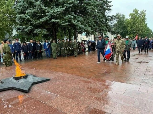 Пограничники Лениногорска и их семьи приняли участие в митинге у Вечного огня