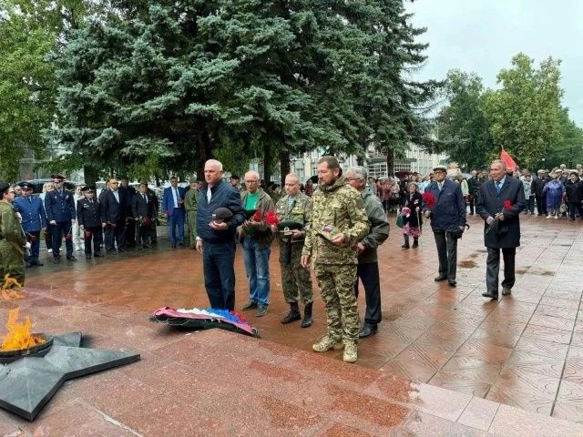 Пограничники Лениногорска и их семьи приняли участие в митинге у Вечного огня